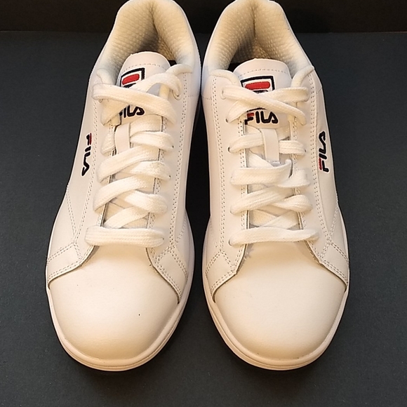 Fila Shoes - NWOT Fila Athletic Shoes